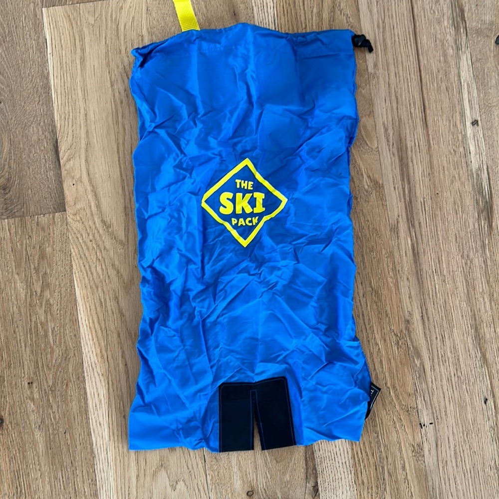 Ski pack, adult size, used once